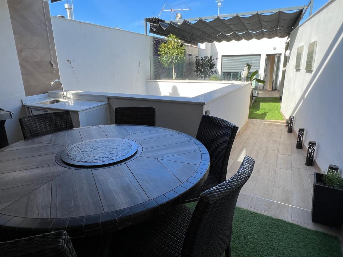Elegant Duplex 3 Master Bedrooms And Private Seville Exterior photo