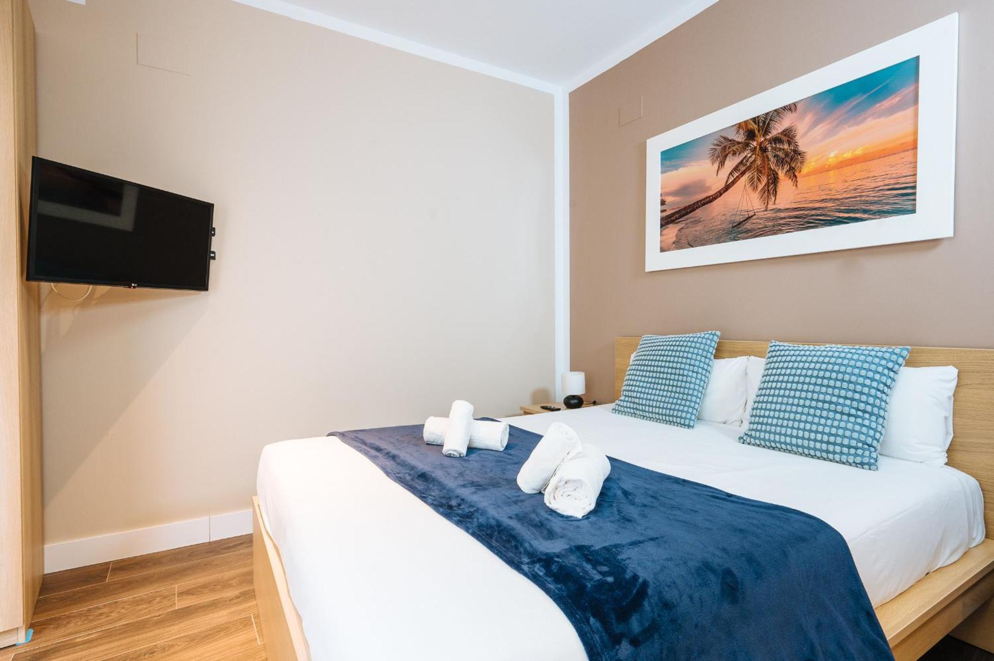Elegant Duplex 3 Master Bedrooms And Private Seville Exterior photo