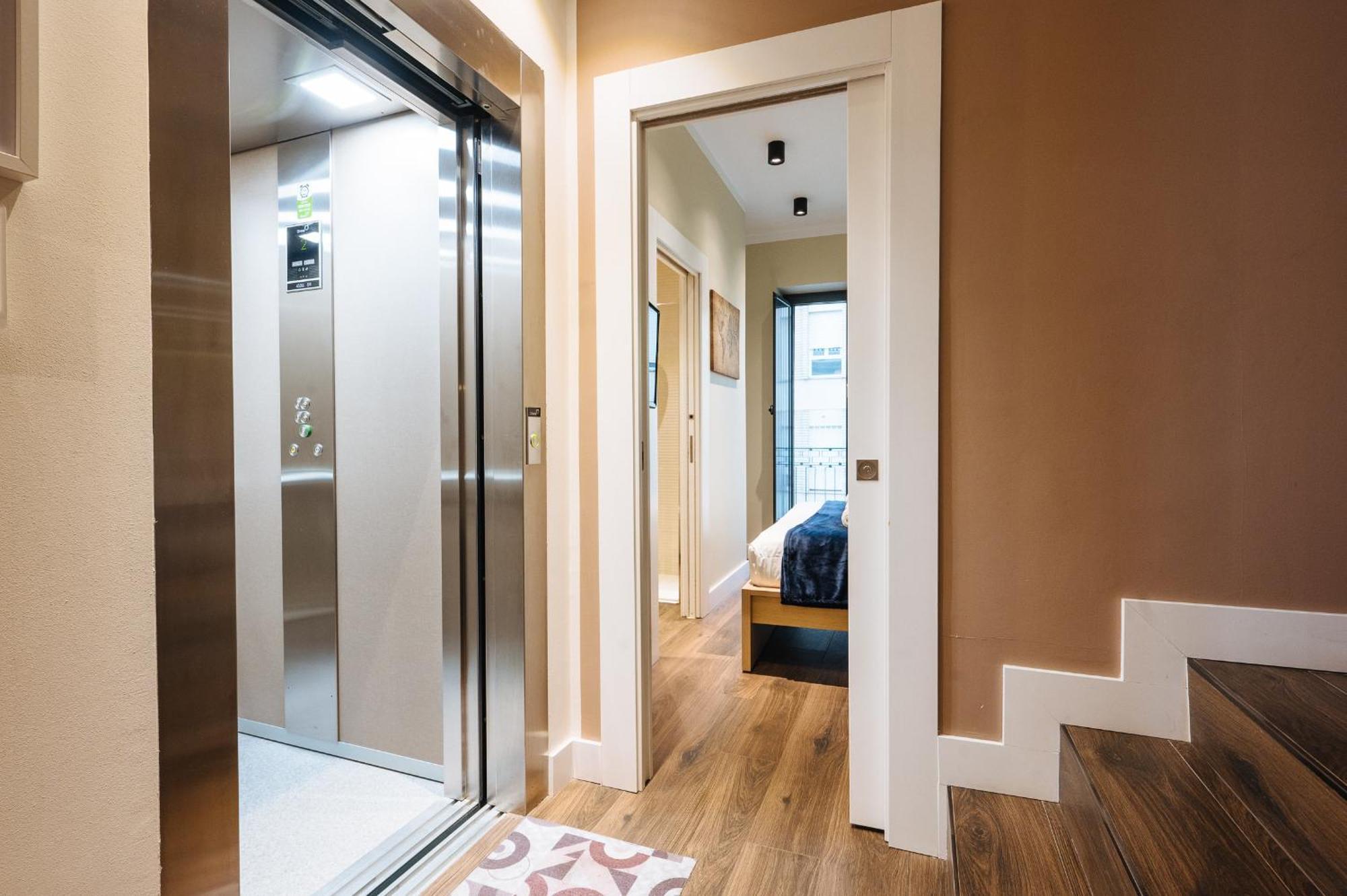Elegant Duplex 3 Master Bedrooms And Private Seville Exterior photo