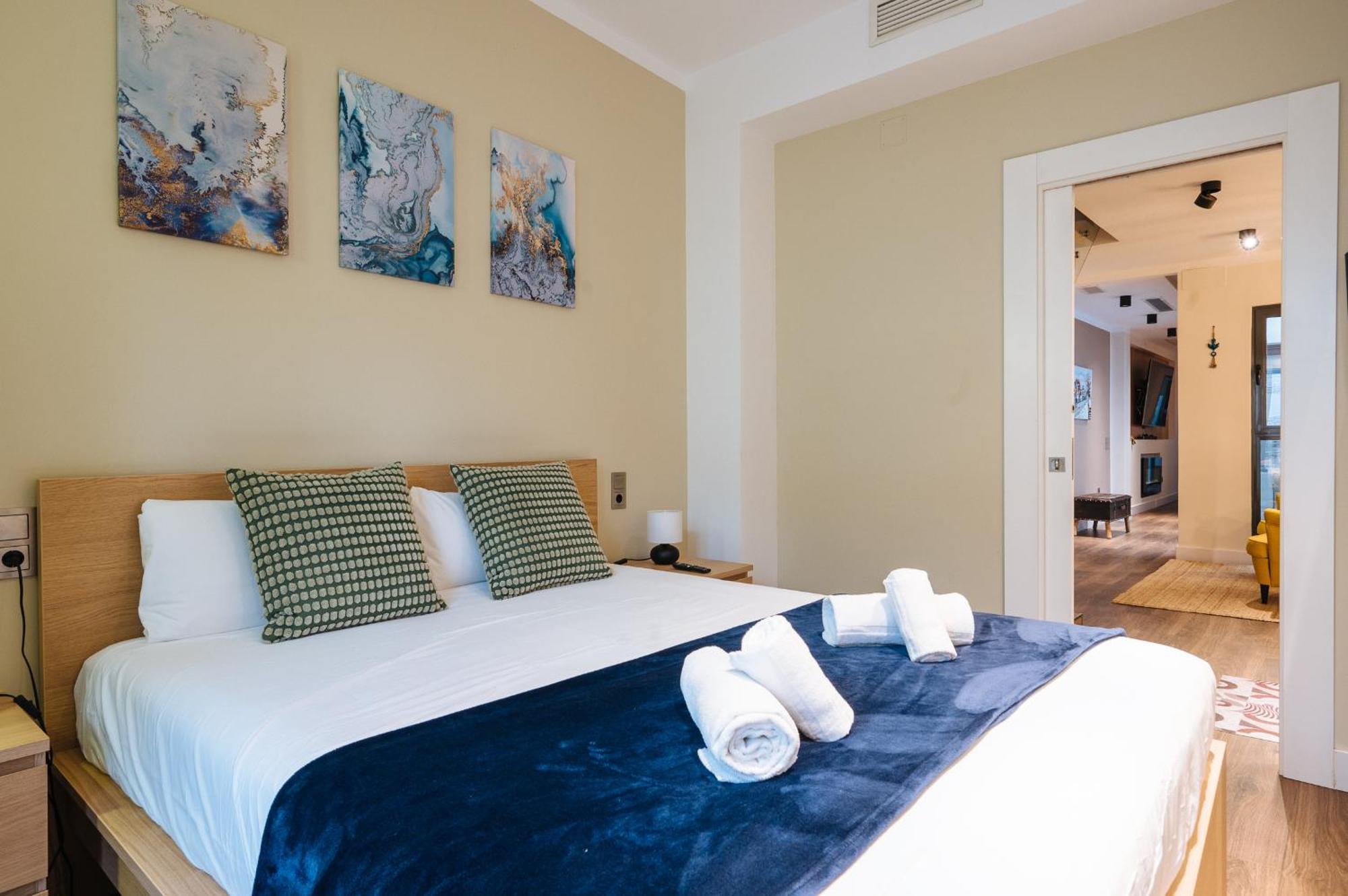 Elegant Duplex 3 Master Bedrooms And Private Seville Exterior photo