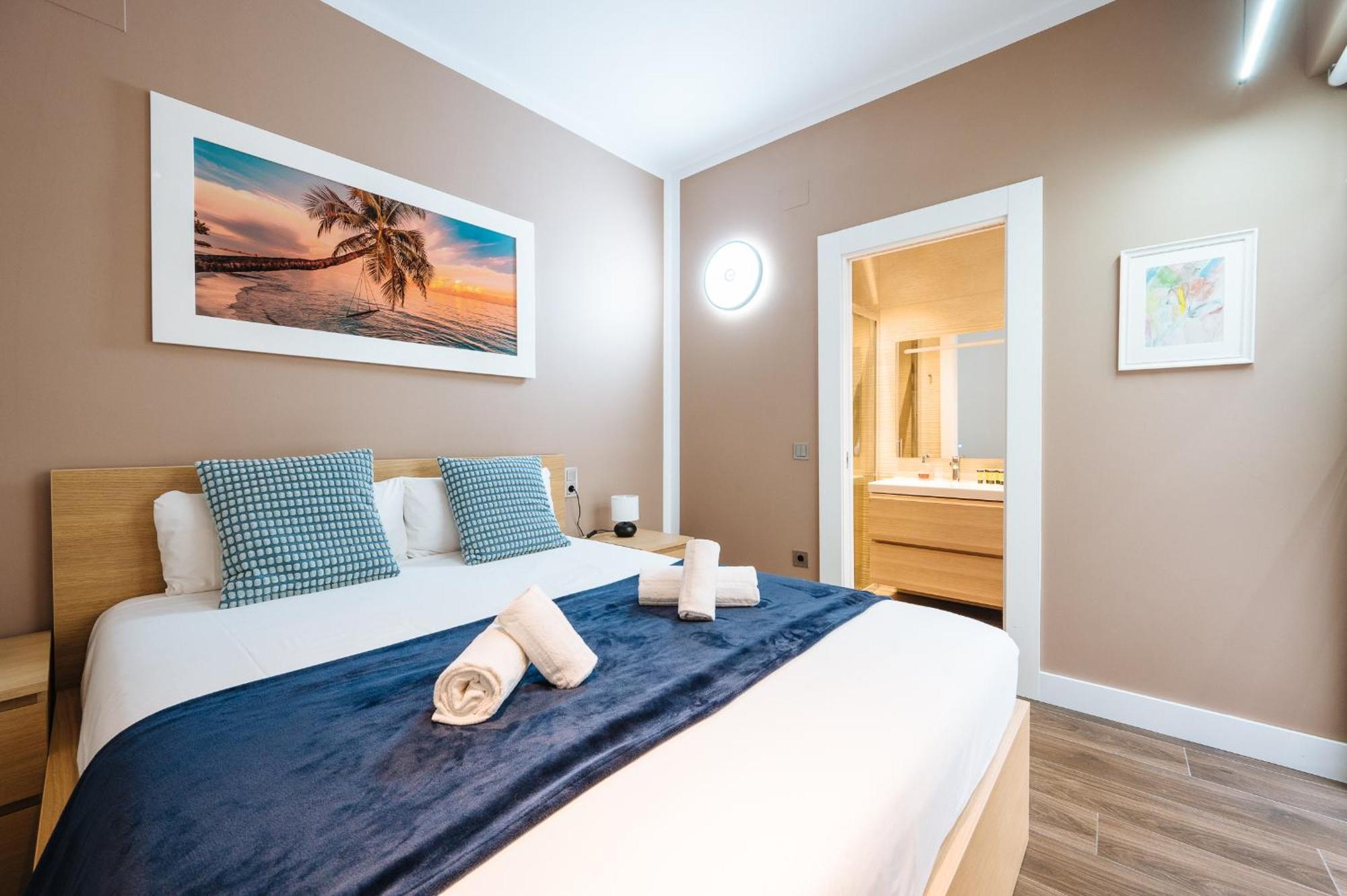 Elegant Duplex 3 Master Bedrooms And Private Seville Exterior photo
