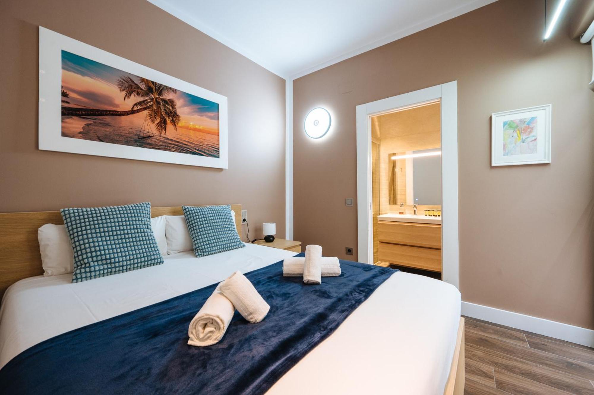 Elegant Duplex 3 Master Bedrooms And Private Seville Exterior photo
