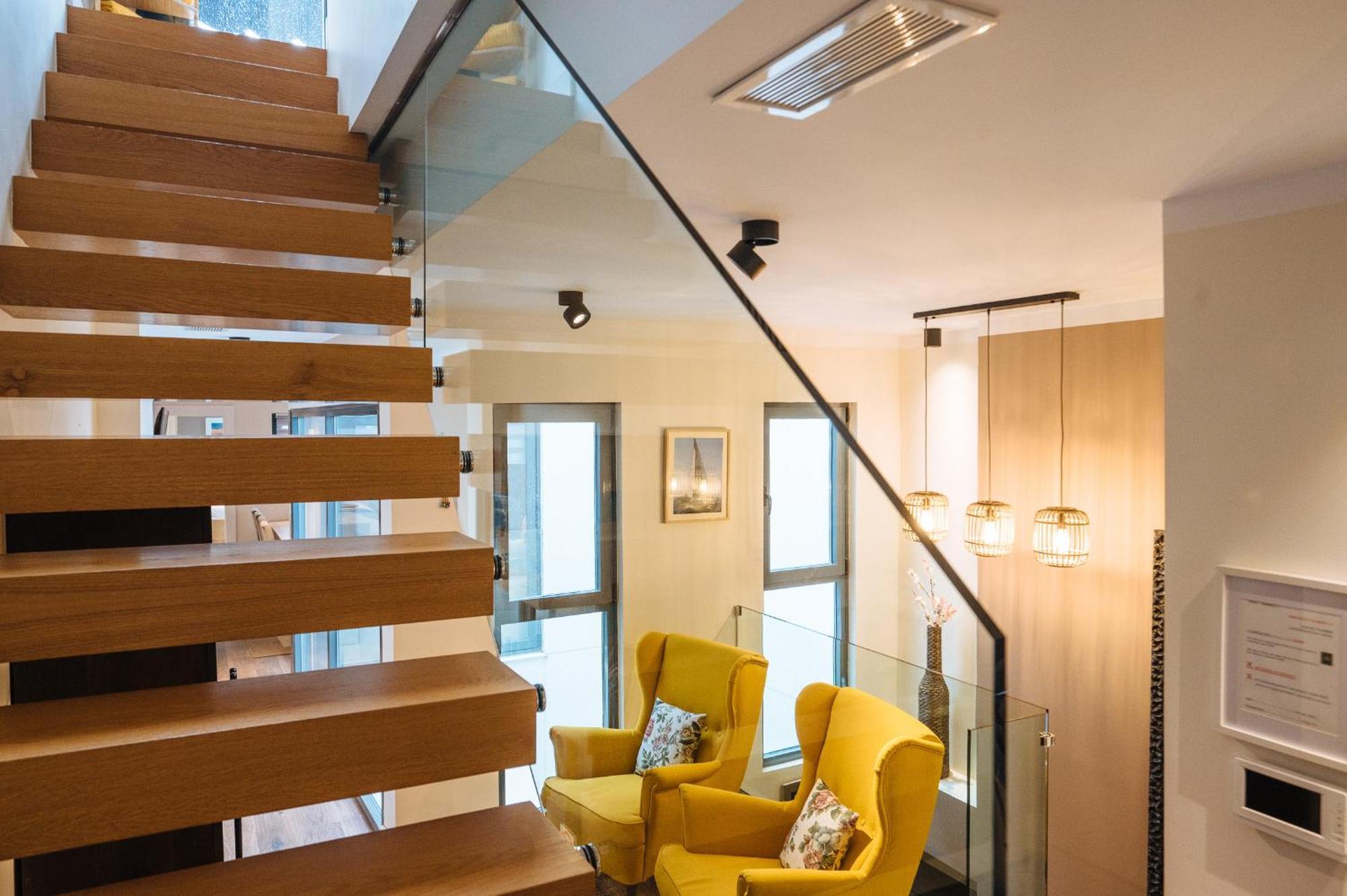 Elegant Duplex 3 Master Bedrooms And Private Seville Exterior photo