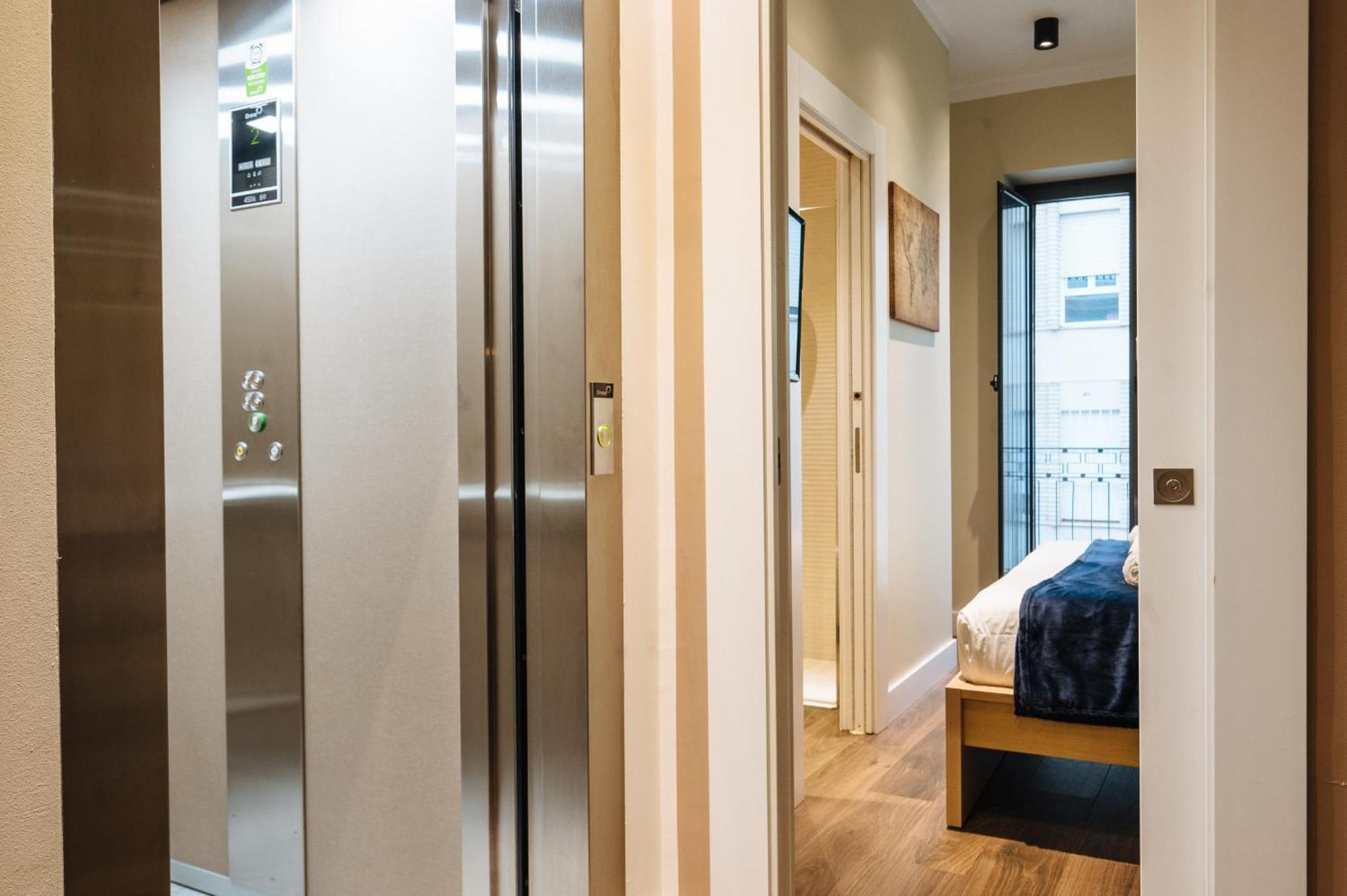 Elegant Duplex 3 Master Bedrooms And Private Seville Exterior photo