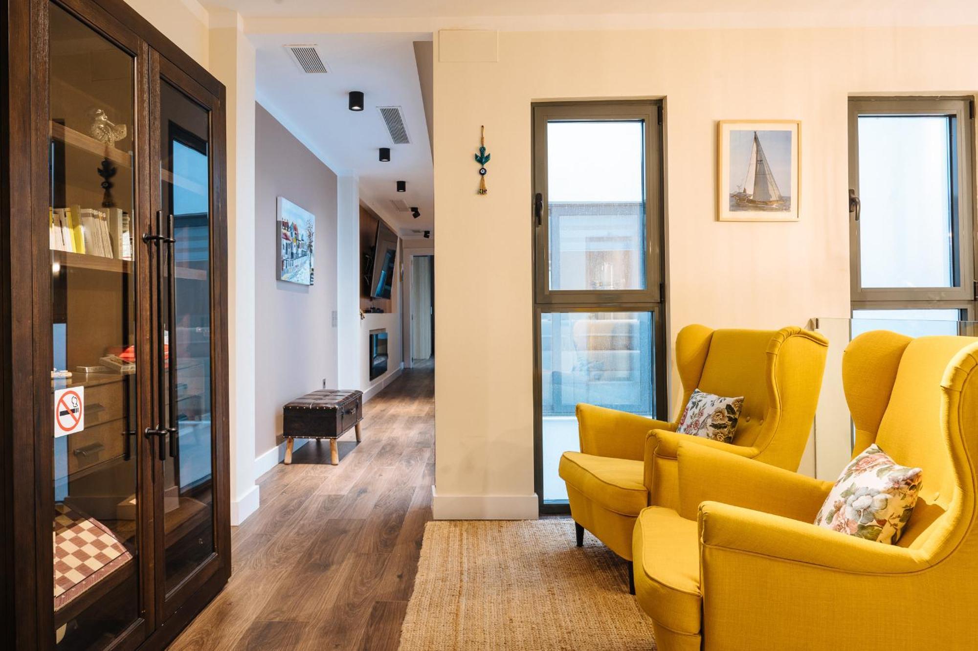 Elegant Duplex 3 Master Bedrooms And Private Seville Exterior photo