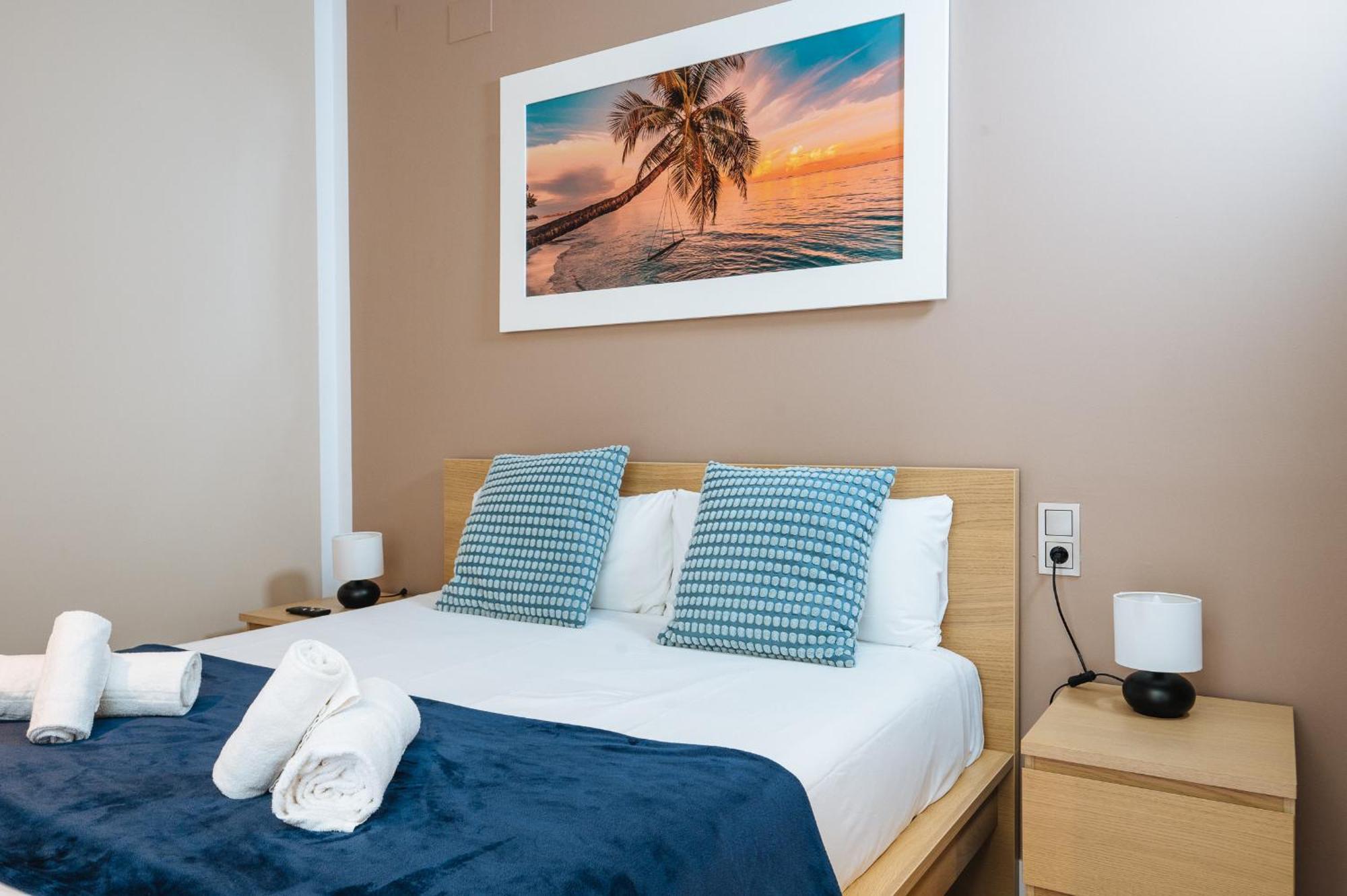 Elegant Duplex 3 Master Bedrooms And Private Seville Exterior photo