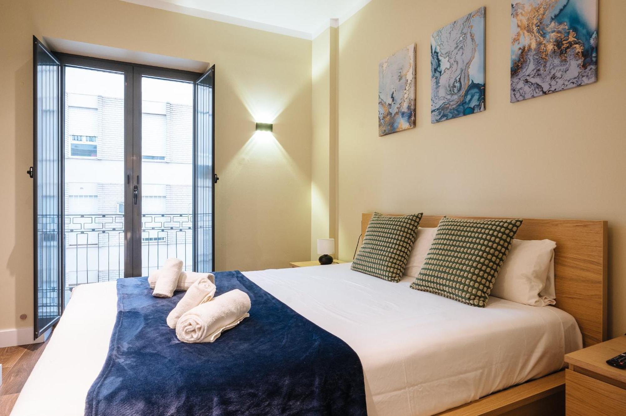 Elegant Duplex 3 Master Bedrooms And Private Seville Exterior photo