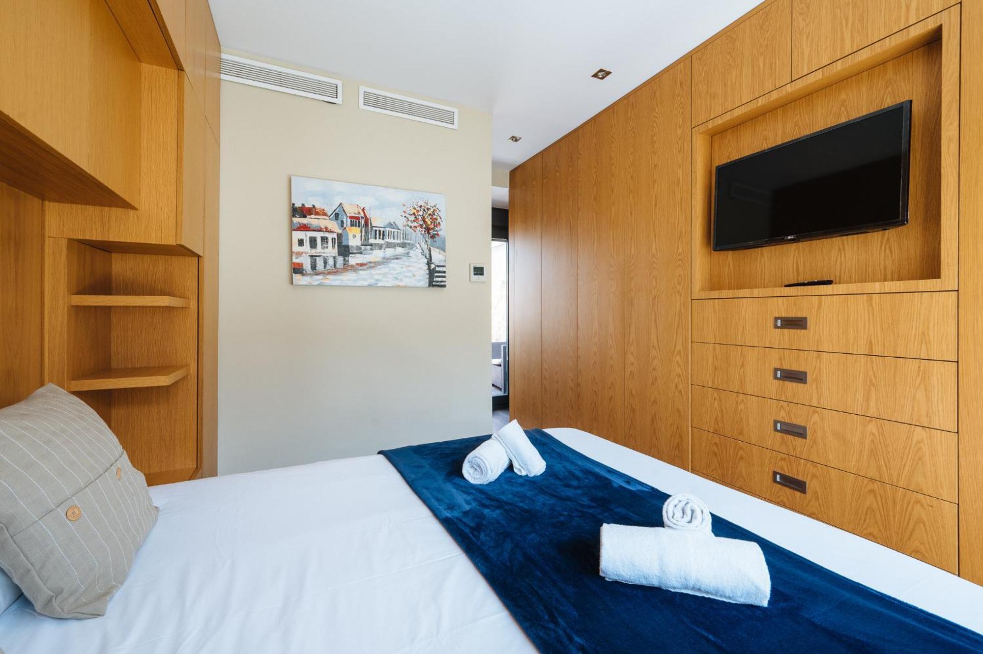 Elegant Duplex 3 Master Bedrooms And Private Seville Exterior photo