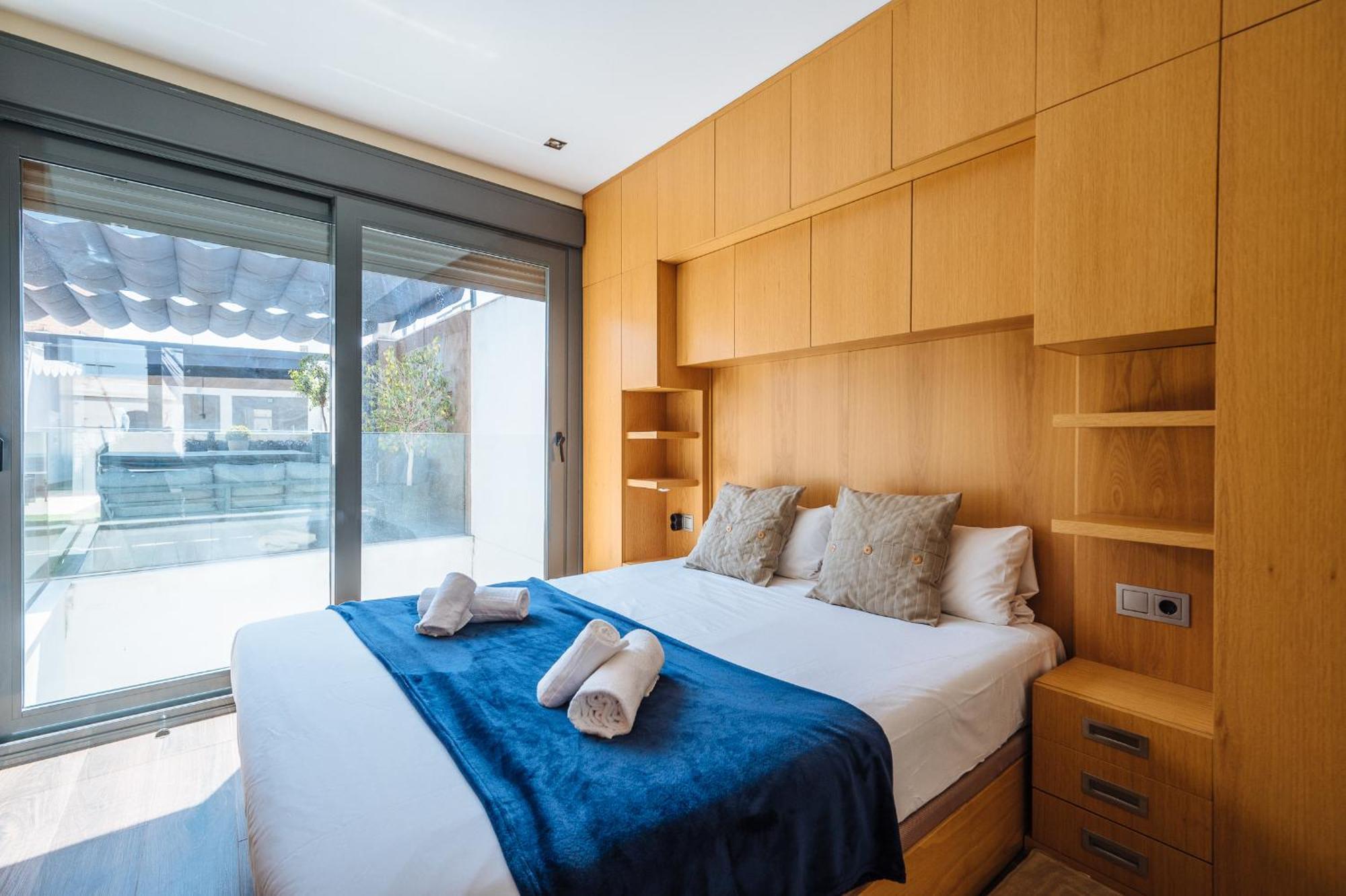 Elegant Duplex 3 Master Bedrooms And Private Seville Exterior photo